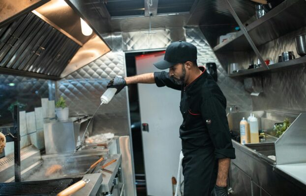 Dark Kitchens: cómo controlar múltiples marcas desde una sola cocina
