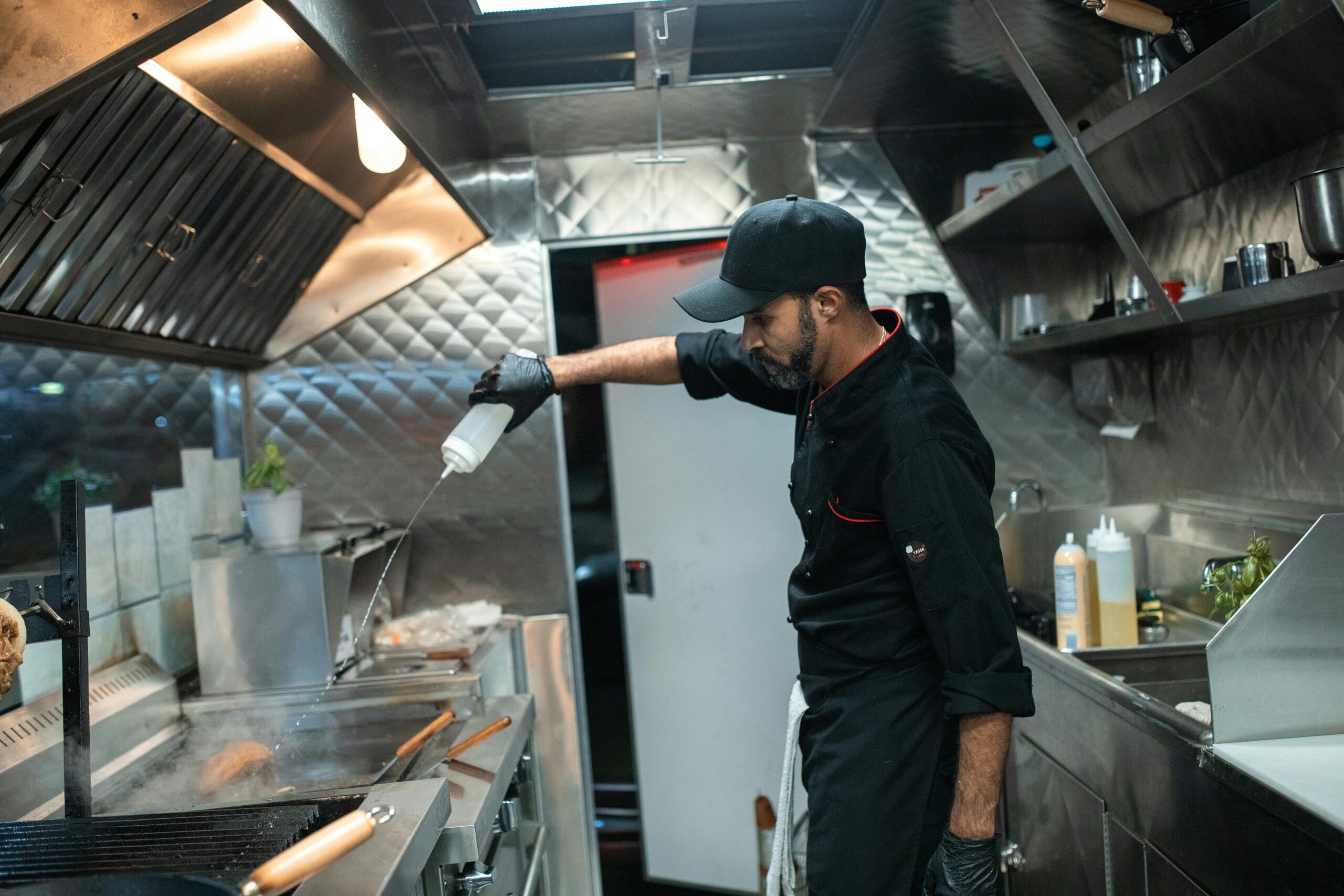 Dark Kitchens: cómo controlar múltiples marcas desde una sola cocina